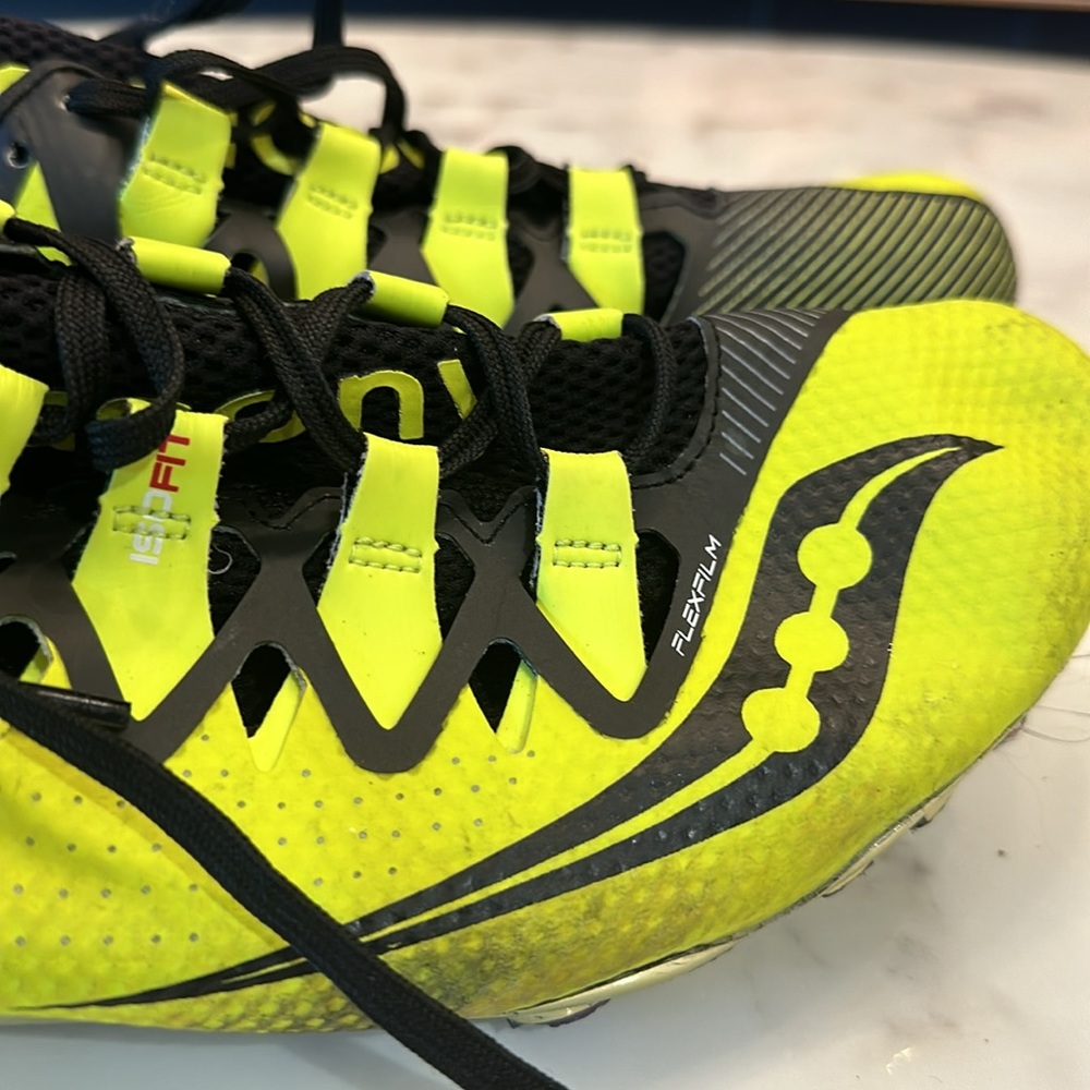 Running spikes - Picture 2 of 3